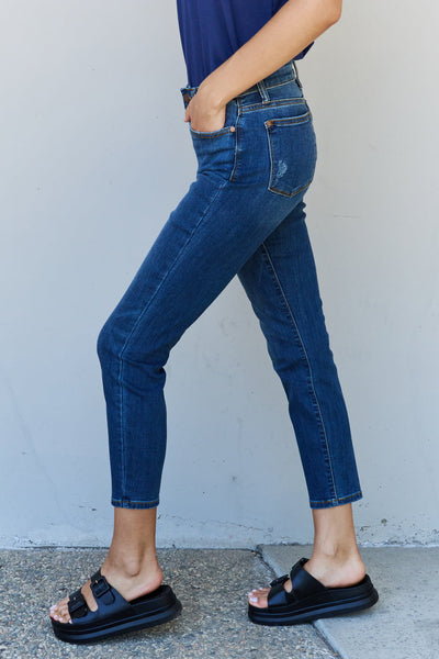 Judy Blue Aila Short Mid Rise Cropped Relax Fit Jeans